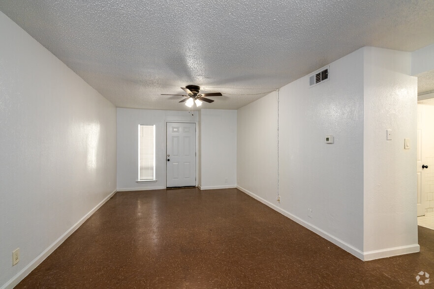 7908 Gault St, Austin, TX for sale - Interior Photo - Image 3 of 10