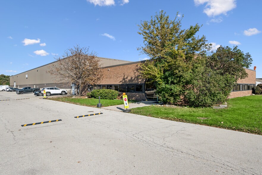 7300 Santa Fe Dr, Hodgkins, IL à louer - Photo du bâtiment - Image 3 de 21