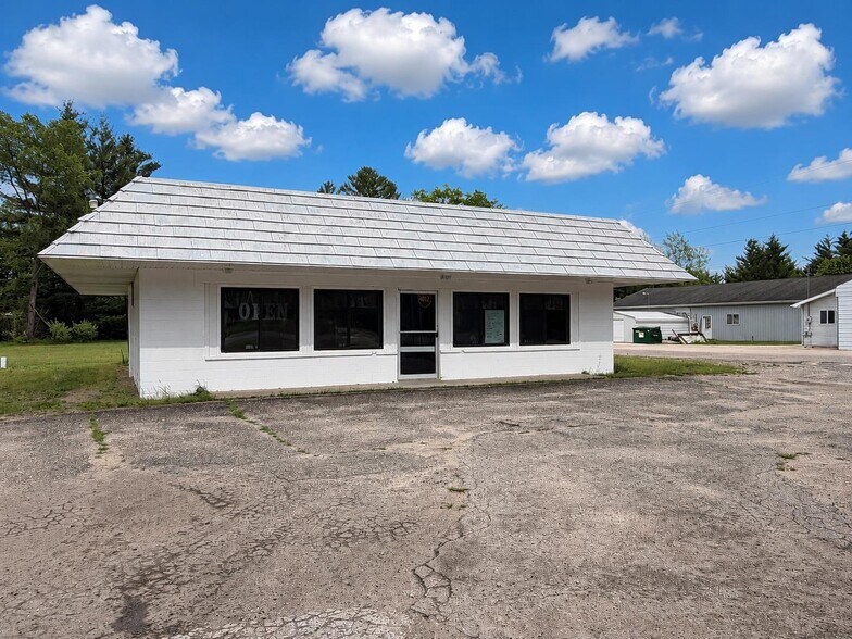 3390 N Clare Ave, Harrison, MI à vendre - Photo principale - Image 1 de 4