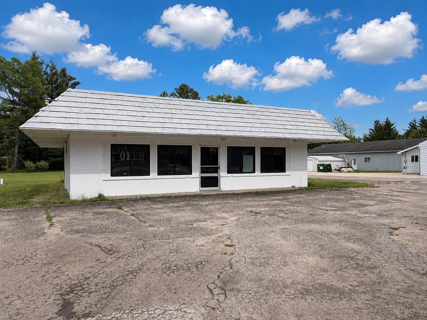 3390 N Clare Ave, Harrison, MI for sale Primary Photo- Image 1 of 5