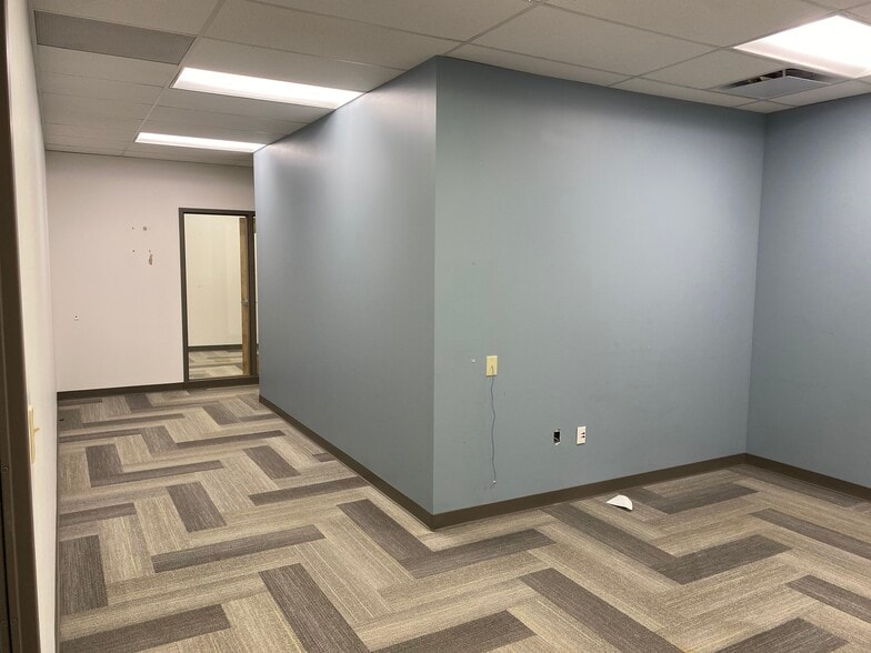 17401 Lorain Ave, Cleveland, OH à louer - Photo intérieure - Image 3 de 21