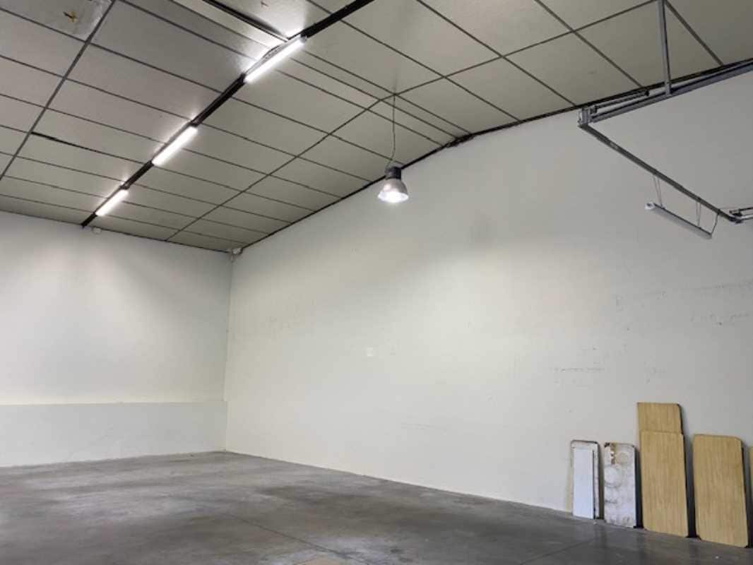 Flex in Décines-Charpieu for lease Interior Photo- Image 1 of 6
