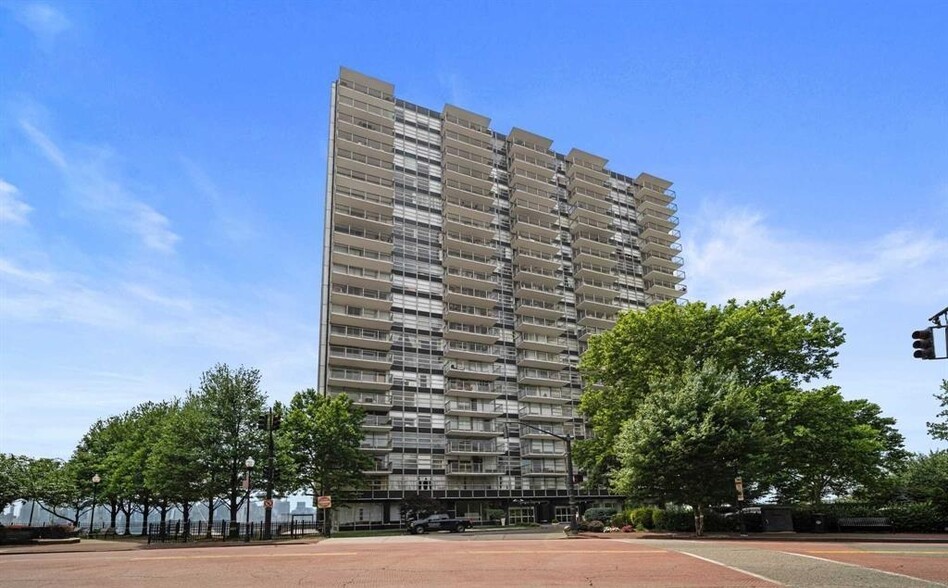 6050 Kennedy Blvd E, West New York, NJ à vendre - Photo du bâtiment - Image 2 de 5