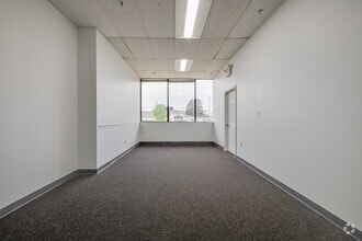 450-460 Veterans Dr, Burlington, NJ à vendre Photo intérieure- Image 2 de 8