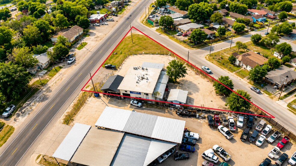 7402 New Laredo Hwy, San Antonio, TX à vendre - Photo du bâtiment - Image 2 de 19