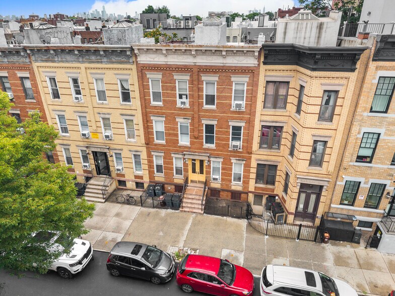 17-21 Madison St, Ridgewood, NY à vendre - Photo du bâtiment - Image 2 de 15