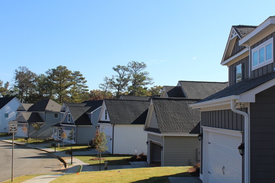 Cape San Blas Partners LLC portfolio of 33 properties for sale on LoopNet.ca - Building Photo - Image 2 of 11