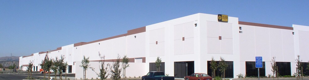 801 Chadbourne Rd, Fairfield, CA à louer - Photo du bâtiment - Image 2 de 18
