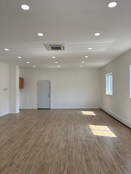 228 Belleville Ave, Belleville, NJ for lease - Interior Photo - Image 3 of 4