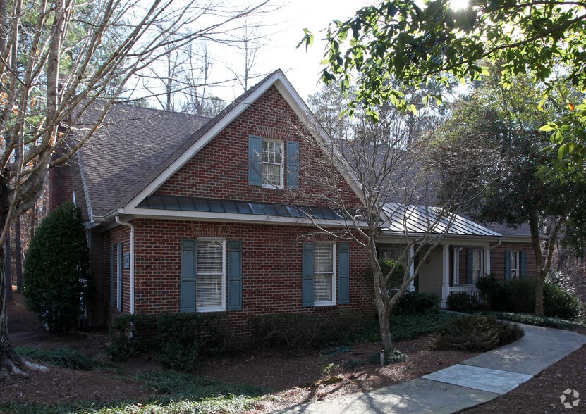 5501 McNeely Dr, Raleigh, NC à louer - Photo principale - Image 1 de 46