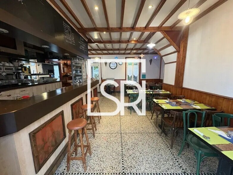 Commerce de détail dans Clermont-Ferrand à vendre - Photo du bâtiment - Image 2 de 12