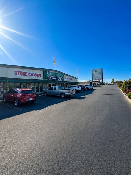 6109-6165 N Winton Way, Winton, CA for lease - Building Photo - Image 2 of 7
