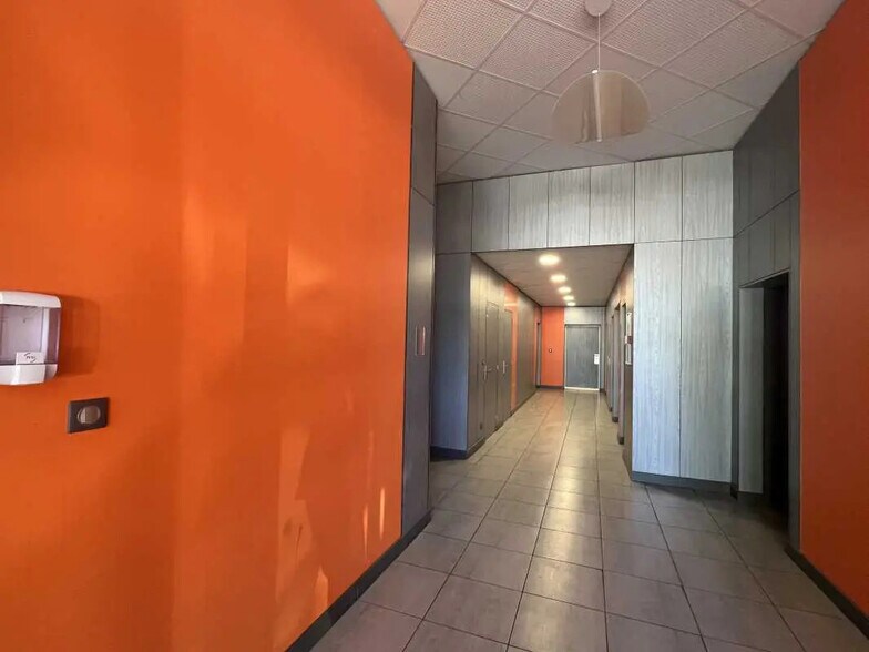 75 Rue Marcelin Berthelot, Aix-en-Provence à louer - Photo intérieure - Image 3 de 30