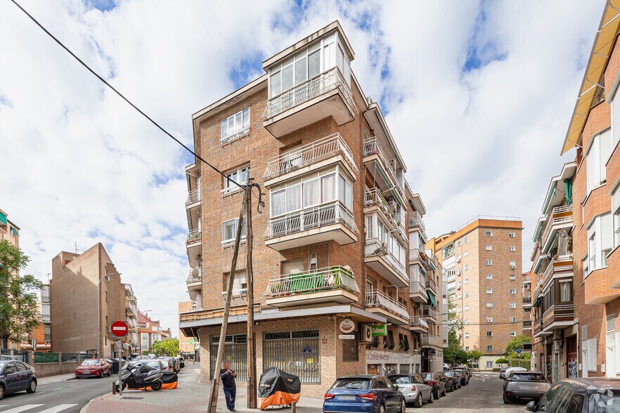 Calle Apóstol Santiago, 49, Madrid, Madrid à vendre - Photo du bâtiment - Image 2 de 2