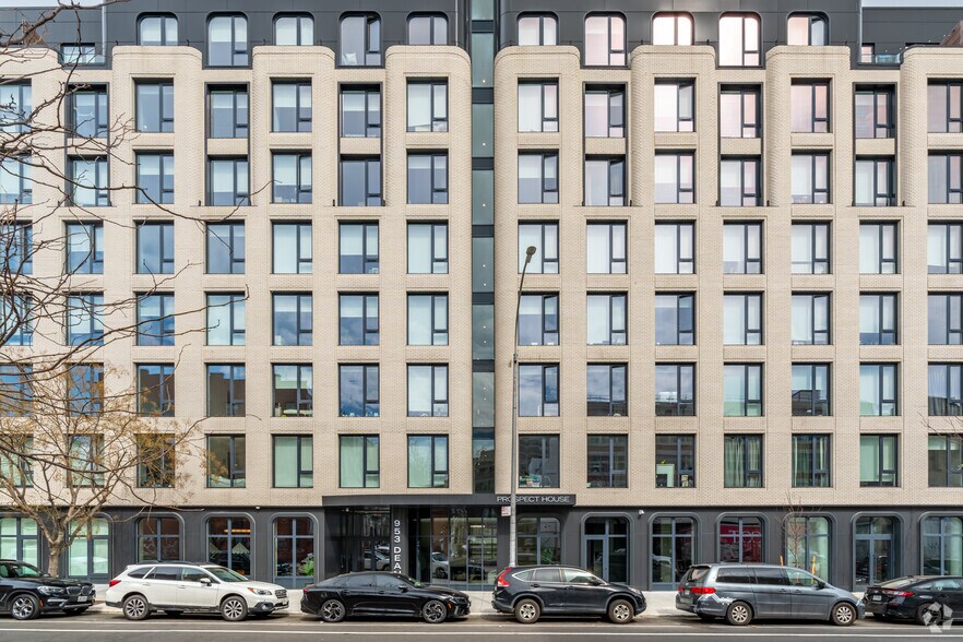 953 Dean St, Brooklyn, NY à louer - Photo du bâtiment - Image 3 de 9