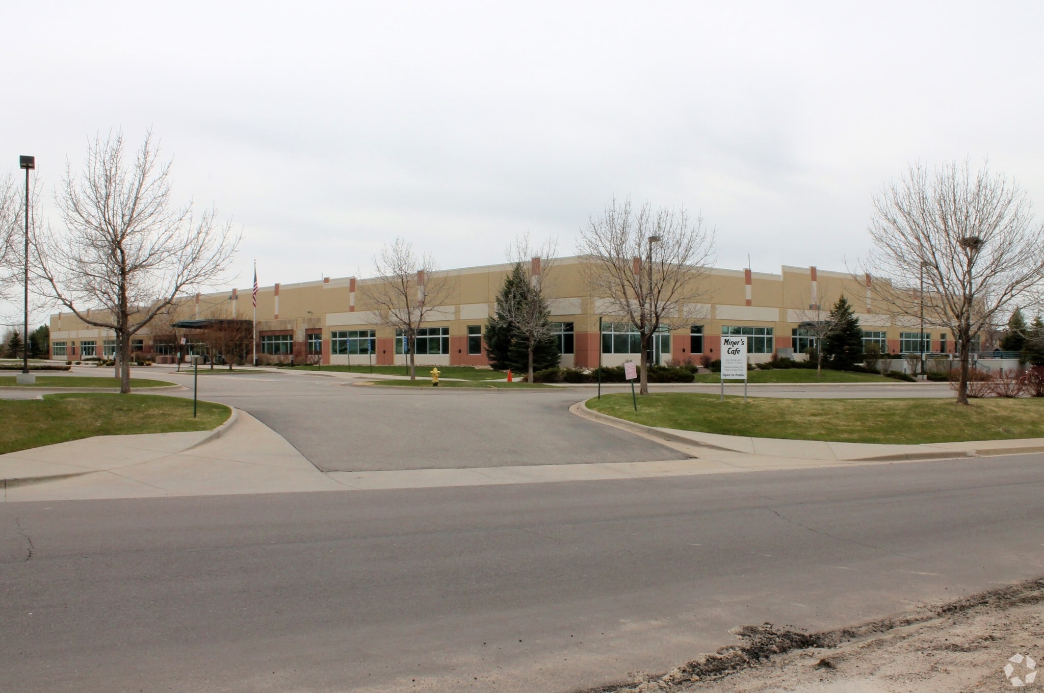 Raytheon Aurora Portfolio portfolio of 2 properties for sale on LoopNet.ca Primary Photo- Image 1 of 3