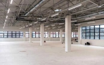 Office in Lyon for lease Interior Photo- Image 2 of 5