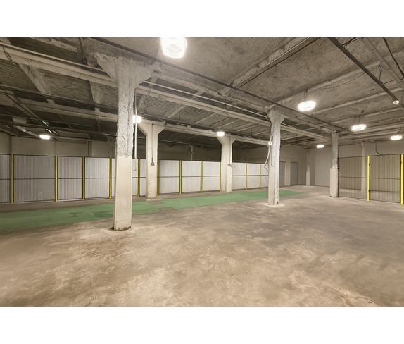 Industrial in Paris for lease - Interior Photo - Image 2 of 6