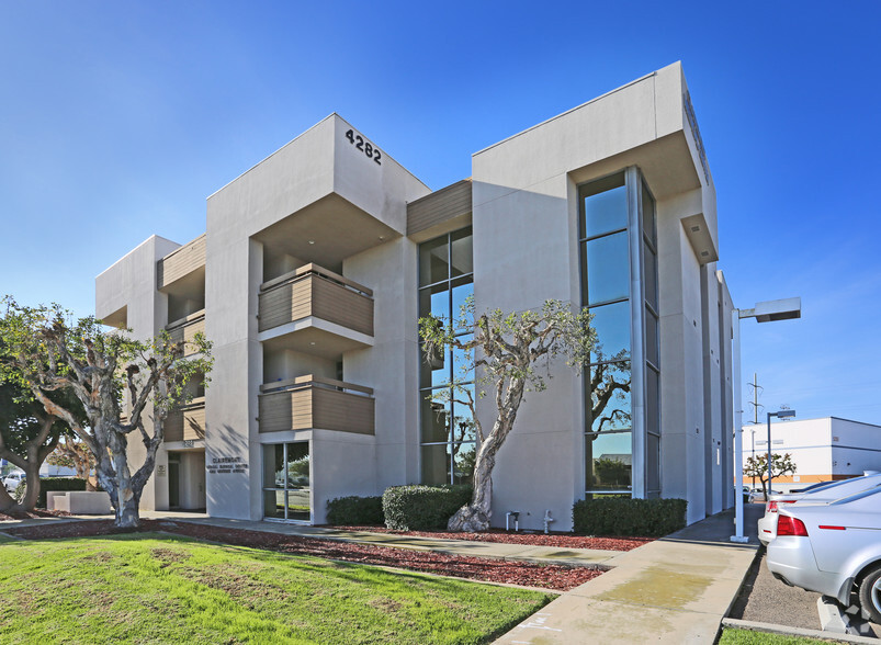 4282 Genesee Ave, San Diego, CA à louer - Photo du bâtiment - Image 3 de 5