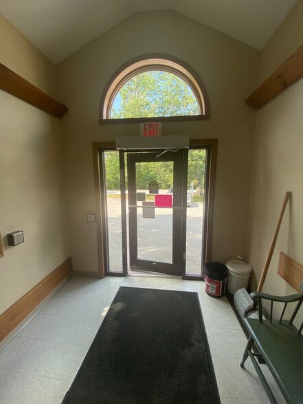 27 Mill St, Waldoboro, ME à vendre - Photo intérieure - Image 3 de 7