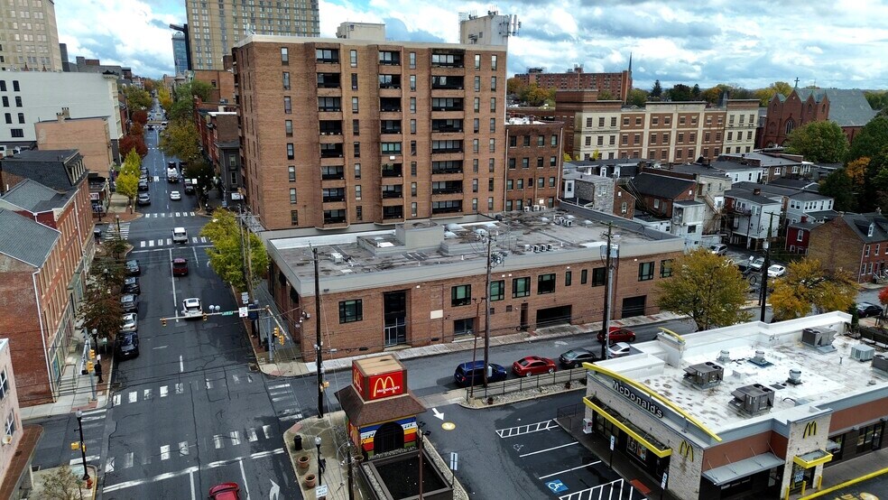 10 S Prince St, Lancaster, PA à louer - Photo du bâtiment - Image 1 de 11