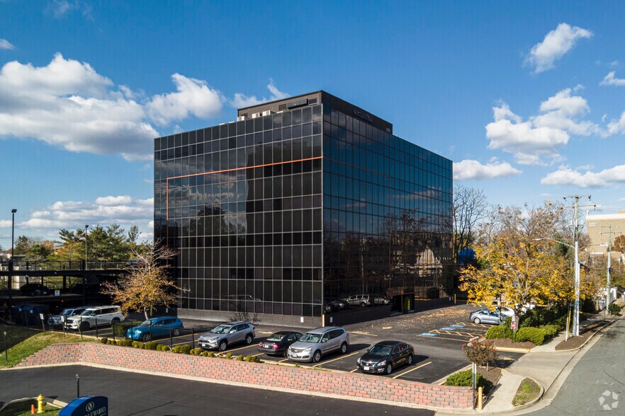 85 S Bragg St, Alexandria, VA à louer - Photo du bâtiment - Image 2 de 6