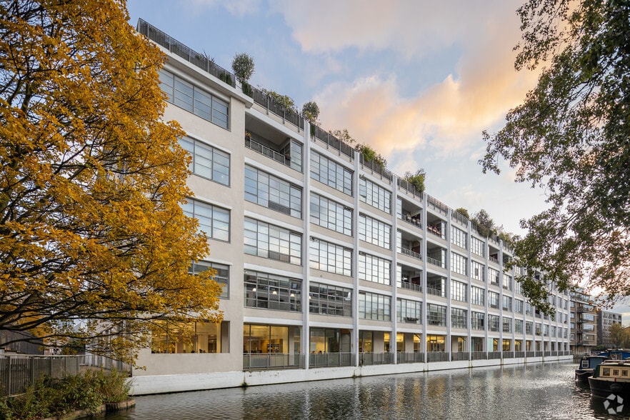 135-137 Shepherdess Walk, London for lease - Building Photo - Image 2 of 6