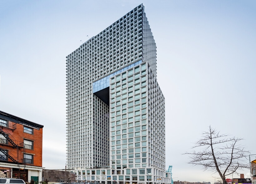 10 Grand St, Brooklyn, NY for lease - Building Photo - Image 2 of 2