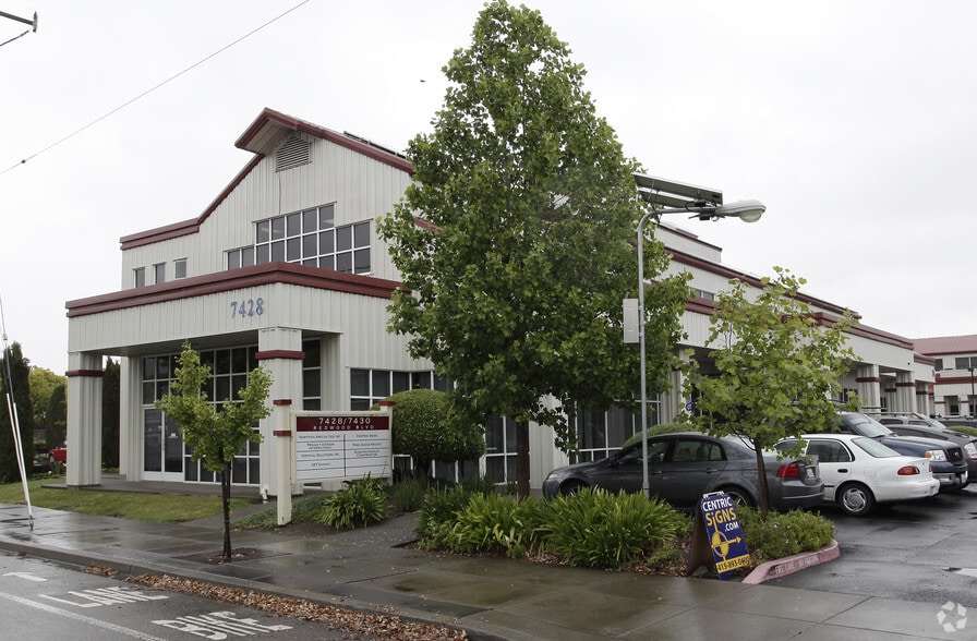 7428 Redwood Blvd, Novato, CA for lease - Primary Photo - Image 1 of 10