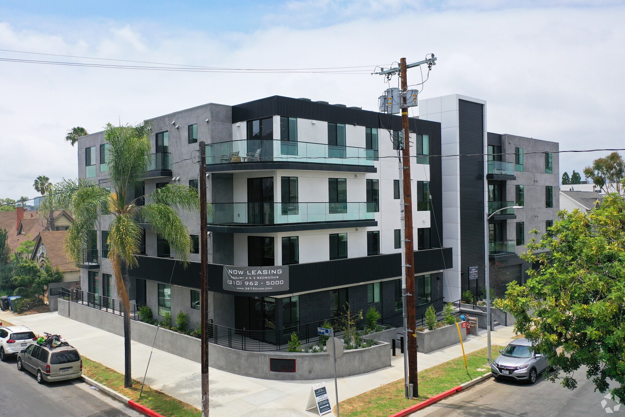 3675 Dunn Dr, Los Angeles, CA à vendre Photo principale- Image 1 de 17