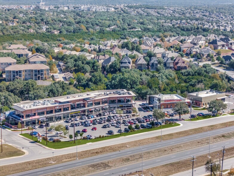 27650 Interstate 10 W, Boerne, TX à louer - Photo du bâtiment - Image 2 de 8