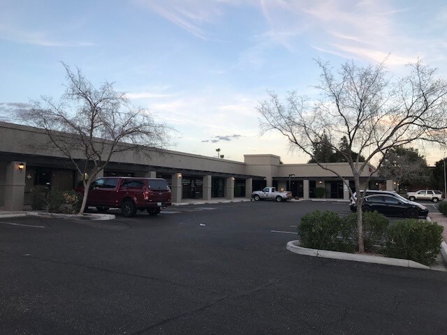 610 N Gilbert Rd, Gilbert, AZ à louer - Photo du bâtiment - Image 3 de 4