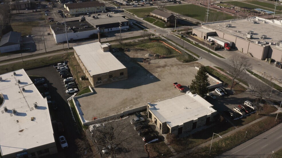 229 W 1st St, Bloomington, IN à vendre - Vidéo sur l’inscription commerciale - Image 3 de 32