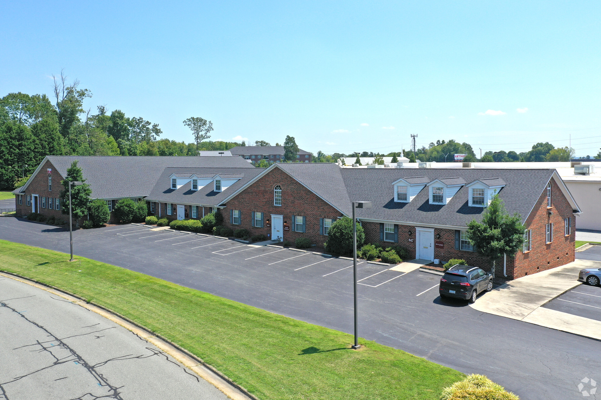 827-847 Heather Rd, Burlington, NC à vendre Photo du bâtiment- Image 1 de 1