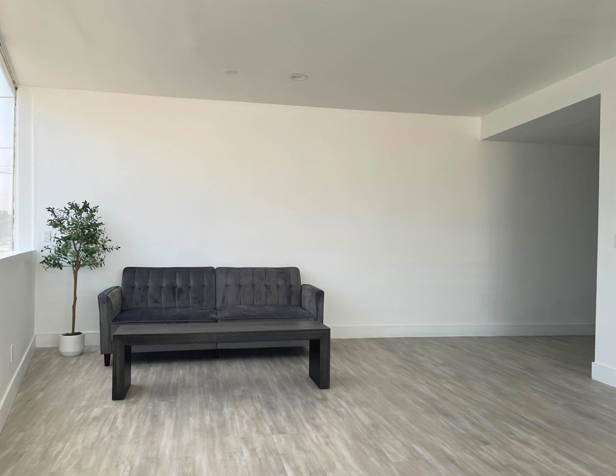 1435 S La Cienega Blvd, Los Angeles, CA à louer Photo intérieure- Image 1 de 8