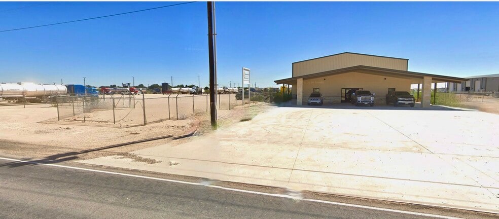 1402 SW Mustang Dr, Andrews, TX for sale - Building Photo - Image 2 of 4