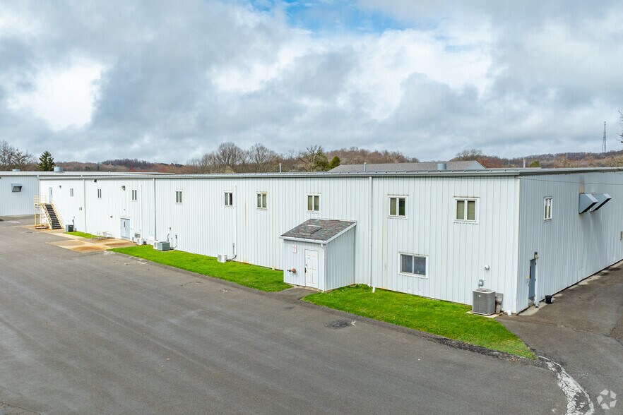 912 Pittsburgh Rd, Butler, PA à vendre - Photo du bâtiment - Image 2 de 32