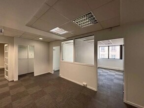 Office in Levallois-Perret for lease Interior Photo- Image 2 of 6