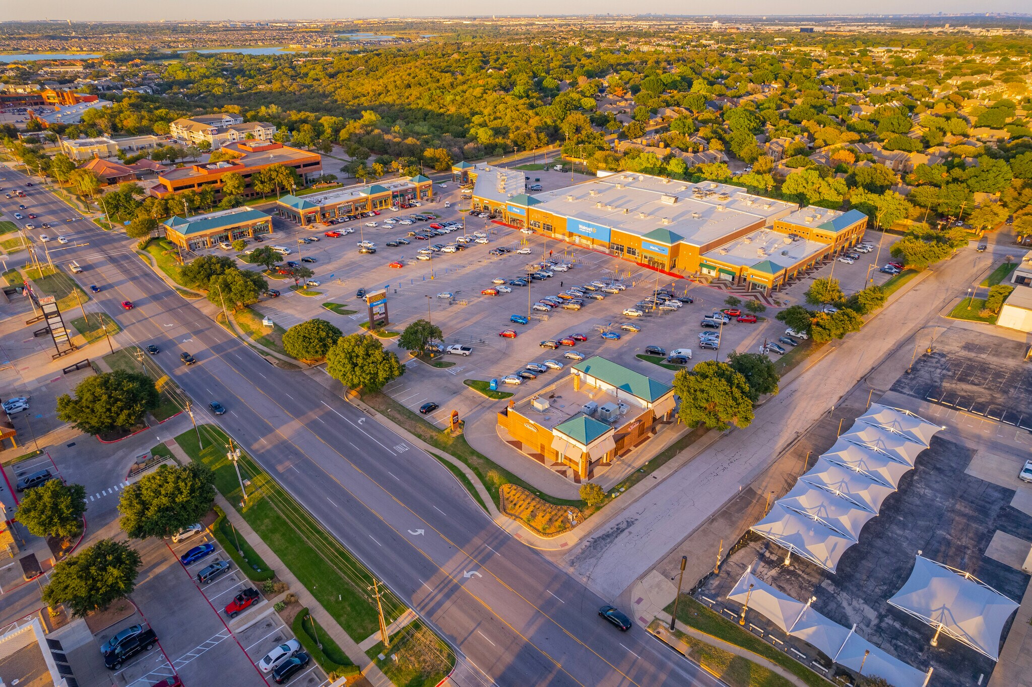 2101-2151 N Collins St, Arlington, TX à louer Photo du bâtiment- Image 1 de 5