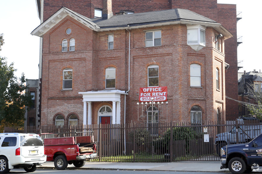 68-70 Clinton Ave, Newark, NJ à louer - Photo principale - Image 1 de 2