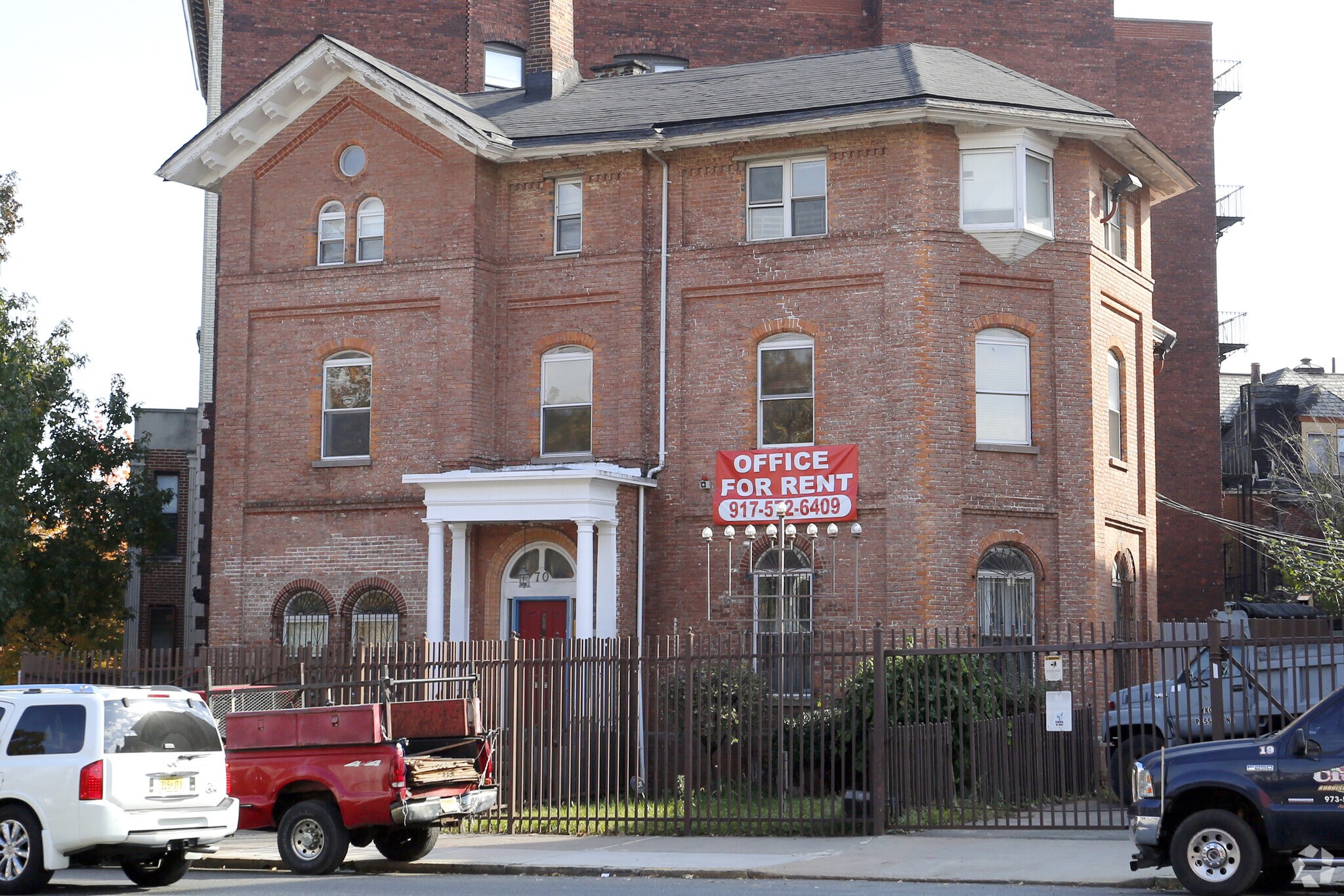 68-70 Clinton Ave, Newark, NJ for lease Primary Photo- Image 1 of 3