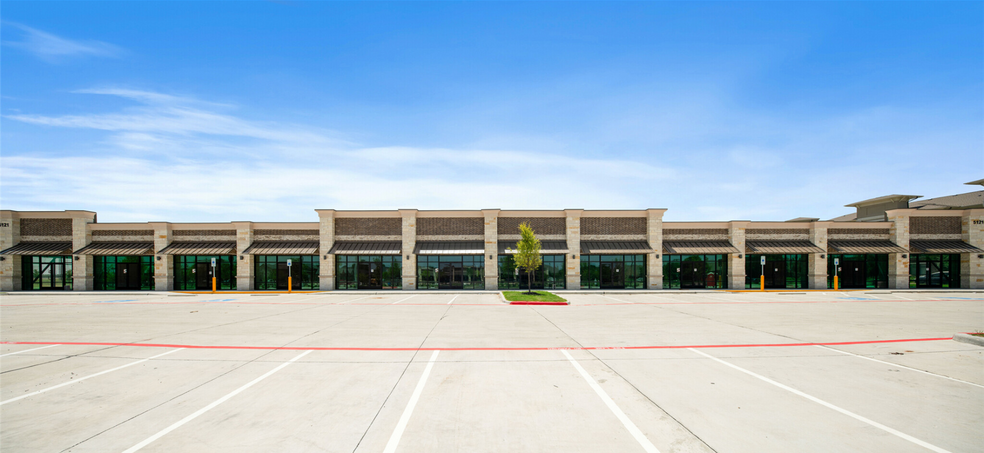 5121 Collin McKinney Pky, McKinney, TX à louer - Photo principale - Image 1 de 15