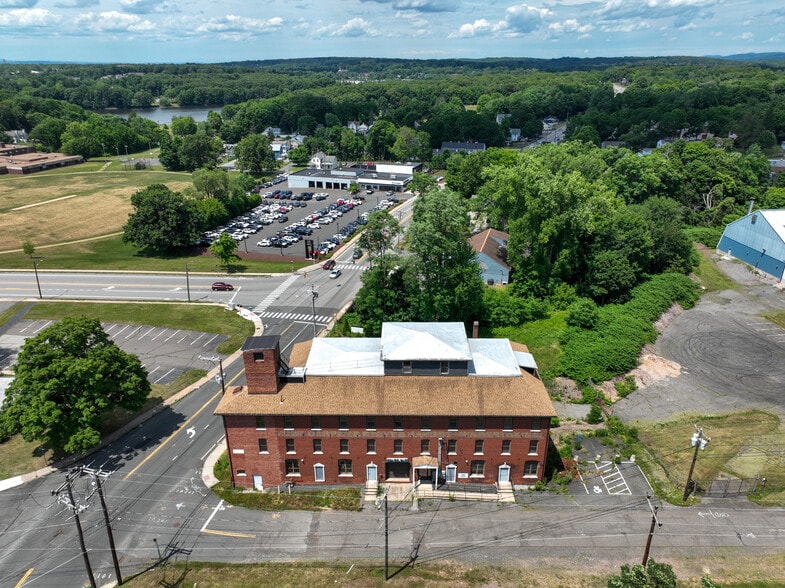 35 Oakland St, Manchester, CT for sale - Aerial - Image 3 of 40