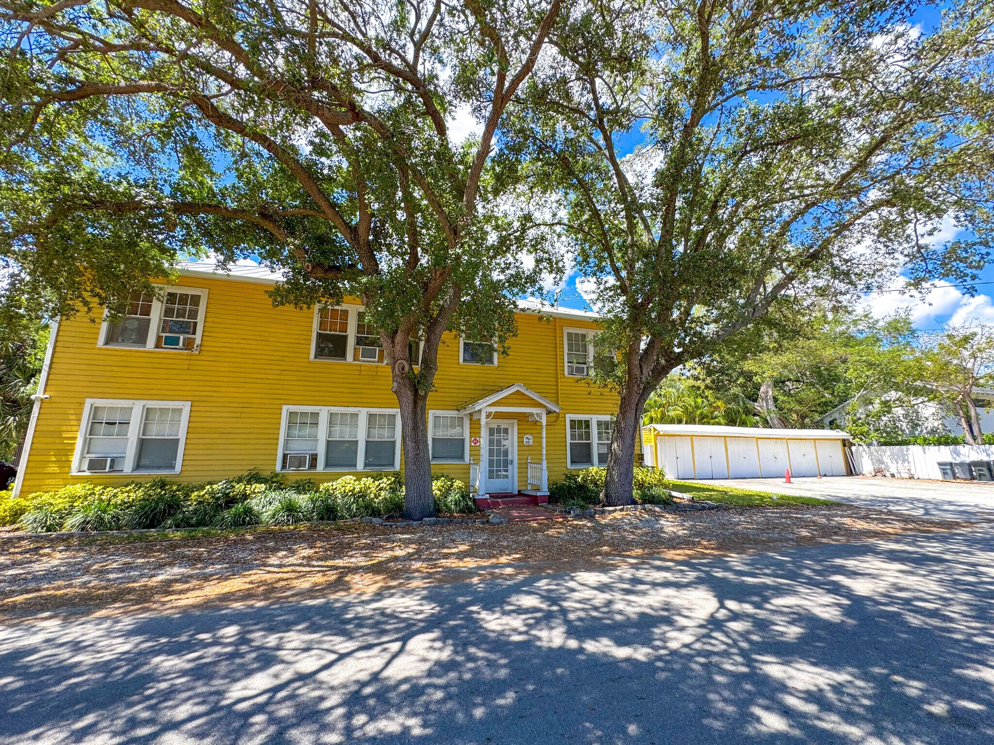 801 Coontie Ct, Fort Lauderdale, FL à vendre Photo du bâtiment- Image 1 de 16