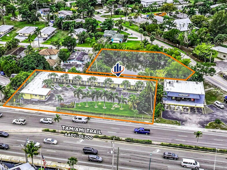 2164 Tamiami Trl E, Naples, FL à vendre - Photo du bâtiment - Image 2 de 5