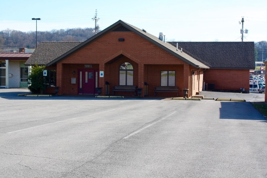 1510-1/2 Hatcher Ln, Columbia, TN à louer - Photo du bâtiment - Image 2 de 7