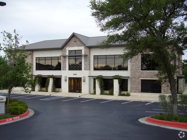 2508 Ashley Worth Blvd, Austin, TX for lease - Building Photo - Image 2 of 29