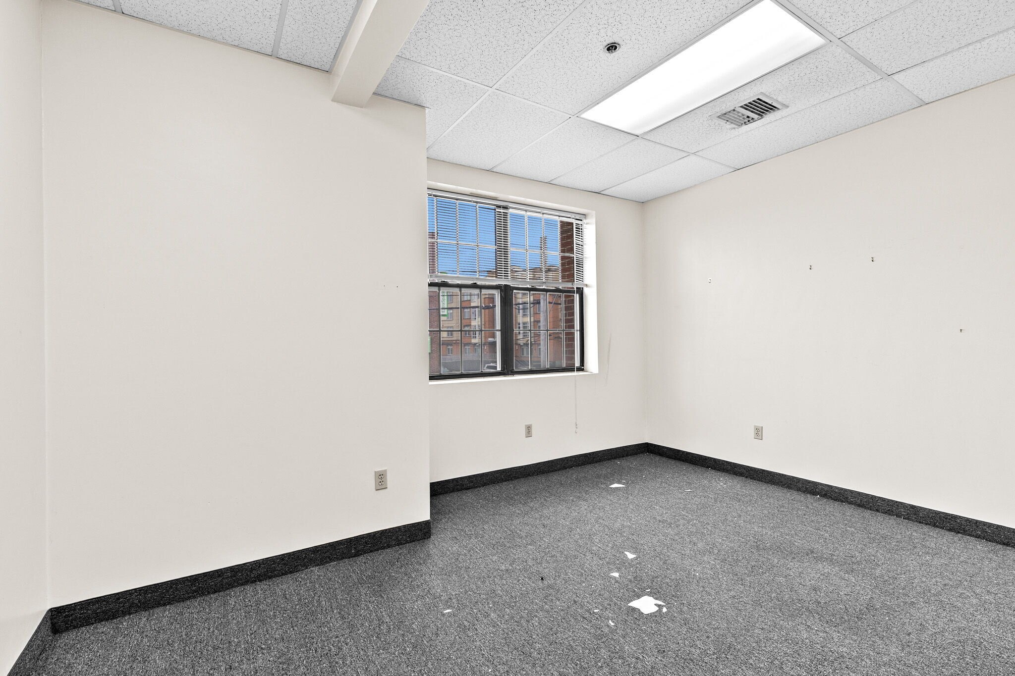 85 River St, Waltham, MA à louer Photo intérieure- Image 1 de 14