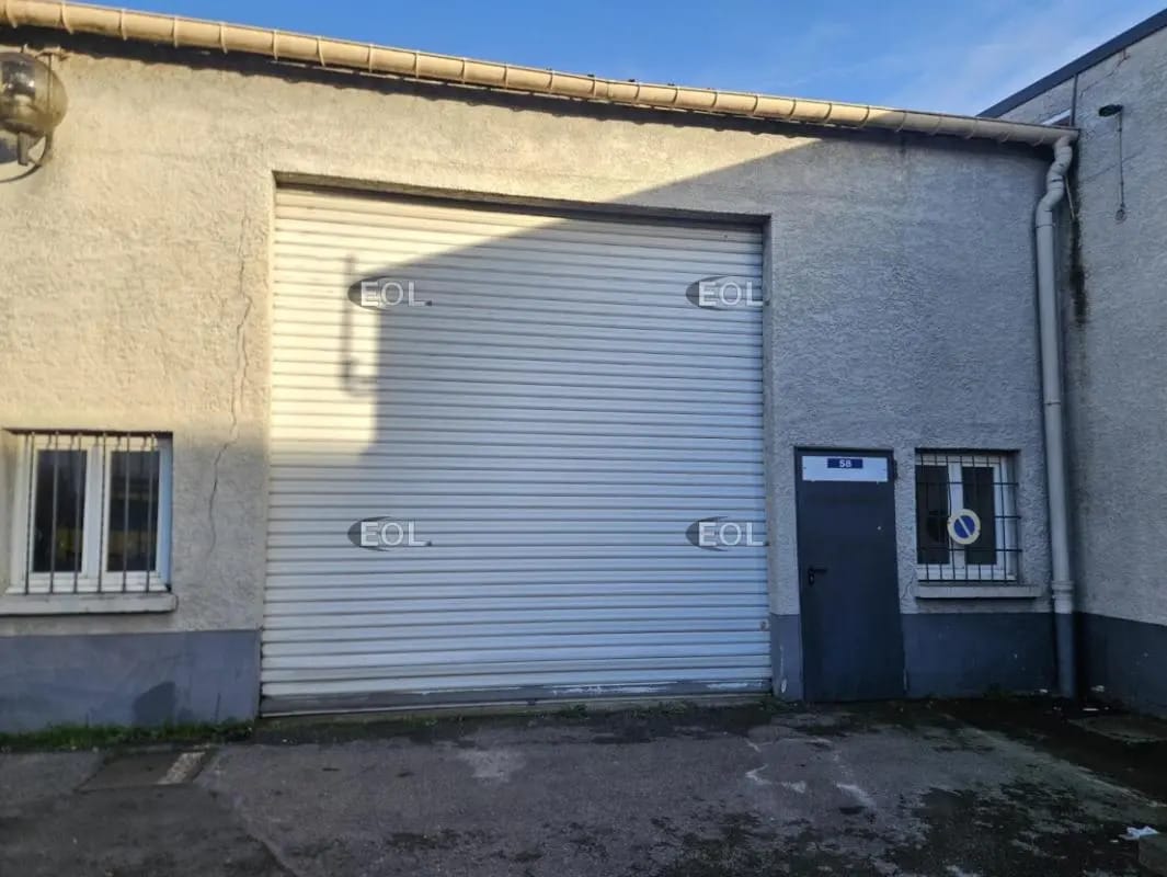 Industrial in Villeneuve-Saint-Georges for lease Building Photo- Image 1 of 4