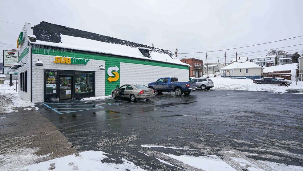 822 W Pike St, Clarksburg, WV à vendre - Photo du bâtiment - Image 2 de 7